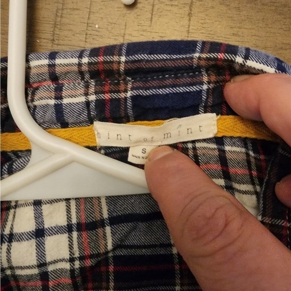 Hint of mint plaid flannel lace back shirt size small - Picture 3 of 3